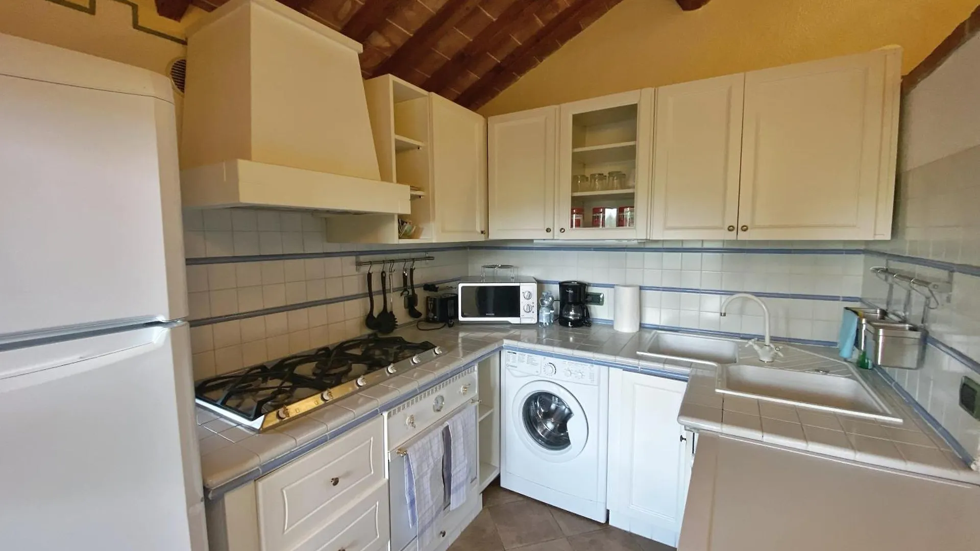 Agriturismo Borgo 7 Tigli - Apt 4 Montepulciano Stazione 0*,  イタリア